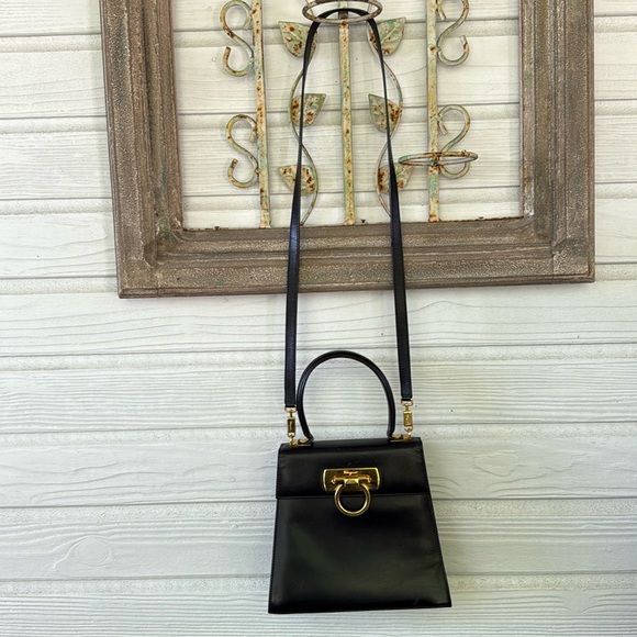 Salvatore Ferragamo Gancini leather 2-way Kelly shoulder bag - Picture 2 of 16